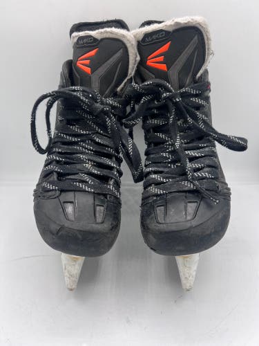 Junior Used Easton Mako Hockey Skates Regular Width Size 1