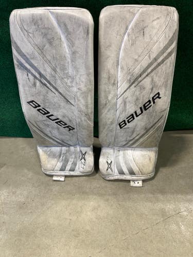 White Used XS Junior Bauer Vapor X2.7 Goalie Leg Pads