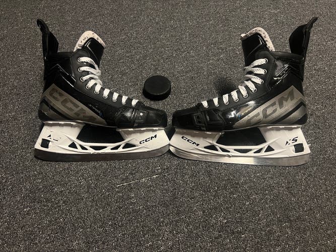 Pro stock custom CCM FT6 pro skates