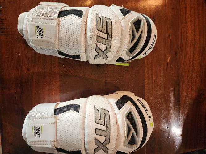 Used Medium Adult STX Cell V Arm Pads