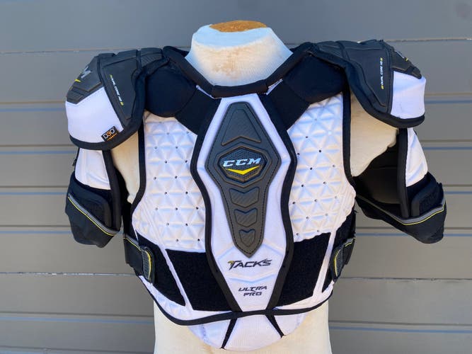 CCM Tacks PRO Pro Stock Shoulder Pads Large 90865