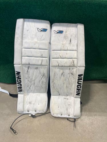 White Used 28" Junior Vaughn Velocity V9 Goalie Leg Pads