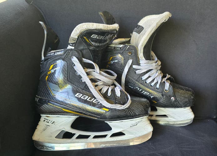 Used Senior Bauer Supreme M5 Pro Hockey Skates Regular Width 7