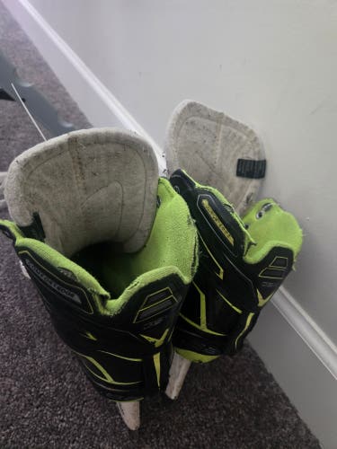 Used Senior Bauer GSX Hockey Goalie Skates Regular Width 8.5