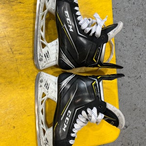 Senior Used CCM Tacks 9070 Hockey Skates Size 8
