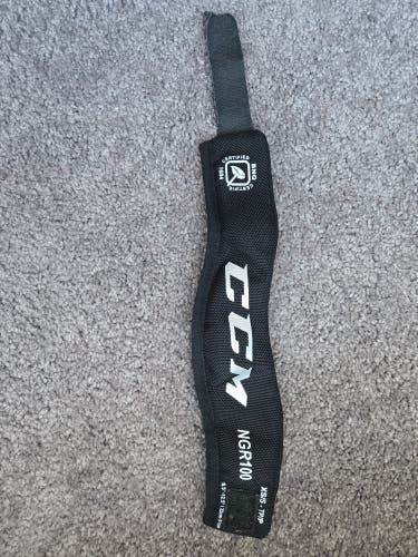 Intermediate CCM neck guard