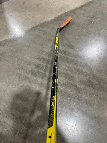 Used Junior True Catalyst 9X Hockey Stick Right Handed TC2.5