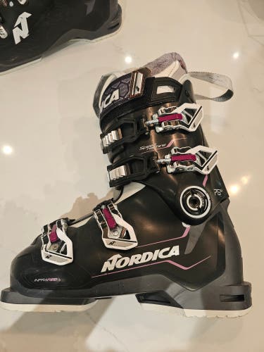 Women's Nordica SpeedMachine Ski Boots Soft 75W Flex