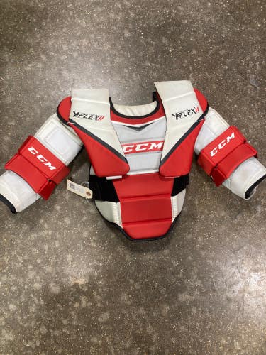 Used Youth Large/Extra Large CCM Y Flex II Goalie Chest Protector