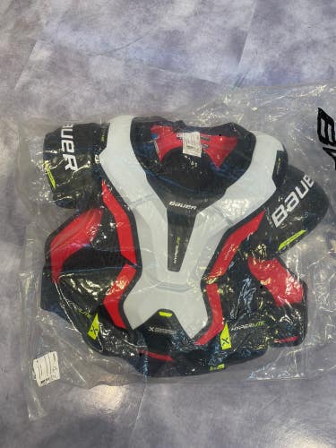 New Medium Senior Bauer Vapor Hyperlite Shoulder Pads