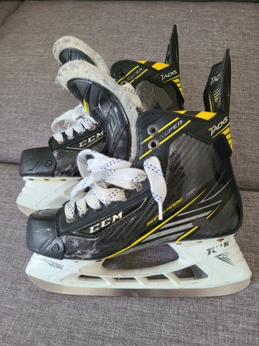 Used Senior CCM Super Tacks Hockey Skates Extra Wide Width 7