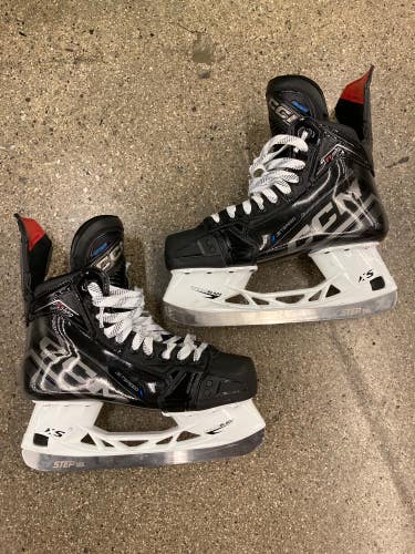 Senior CCM JetSpeed FT690 Hockey Skates | Size 8 Regular