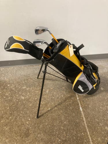 Wilson Pro Staff 5 Club Right Hand Junior Set + Bag