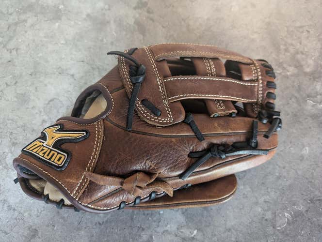 New Right Hand Throw Mizuno Baseball Glove 13"