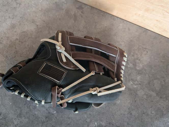 Used Right Hand Throw Worth Baseball Glove 13.5"