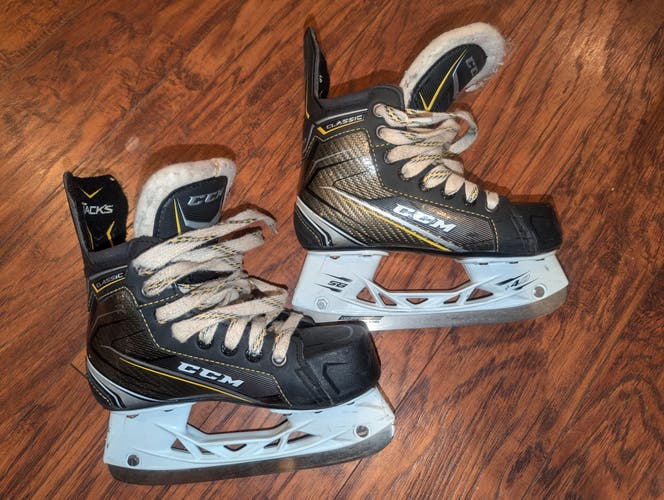 Used CCM Tacks Hockey Skates Size 1