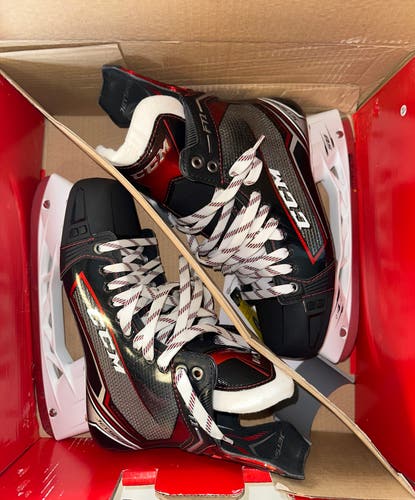 New Senior CCM Regular Width  Pro Stock 8.5 JetSpeed FT1 Hockey Skates