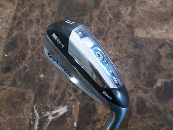 RIGHT HAND TAYLORMADE SIM DHY UTILITY DRIVING IRON #3 GRAPHITE DIAMANA STIFF