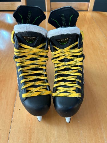 Junior Used CCM RibCor 50k pump Hockey Skates Regular Width Size 5