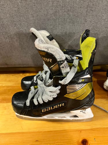 Used Senior Bauer Size 6 Fit 2 Supreme 3S Hockey Skates