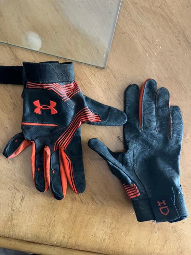 Under armor baseball batting gloves medium