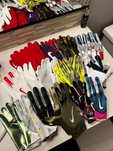 12+ Football gloves