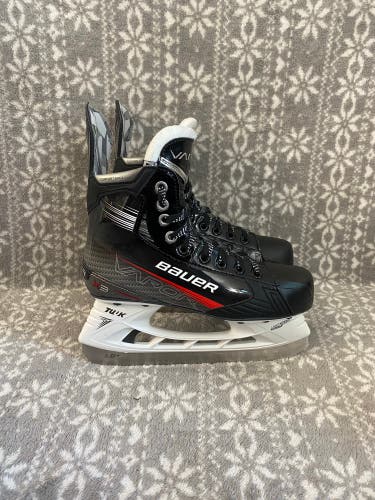 Like New Intermediate Bauer Vapor X3 Hockey Skates Size 4.5 D