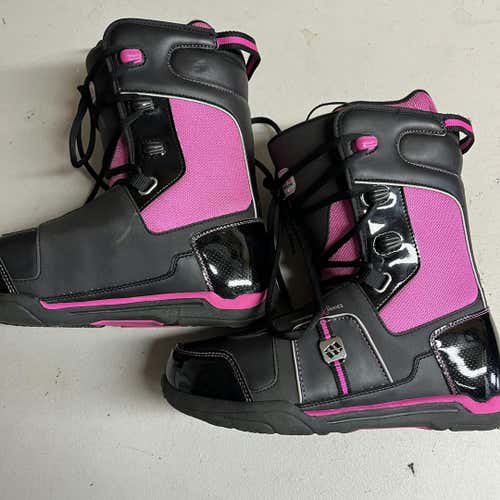 Used Morrow Sky Senior 10 Women's Snowboard Boots