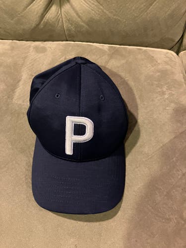 Puma Tour Exclusive P hat. Navy blue