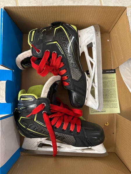 Used Intermediate Bauer Regular Width Size 4 gsx Hockey Skates
