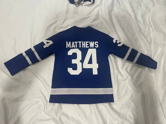 Toronto Maple Leafs Auston Matthews Used Small / Medium  Jersey