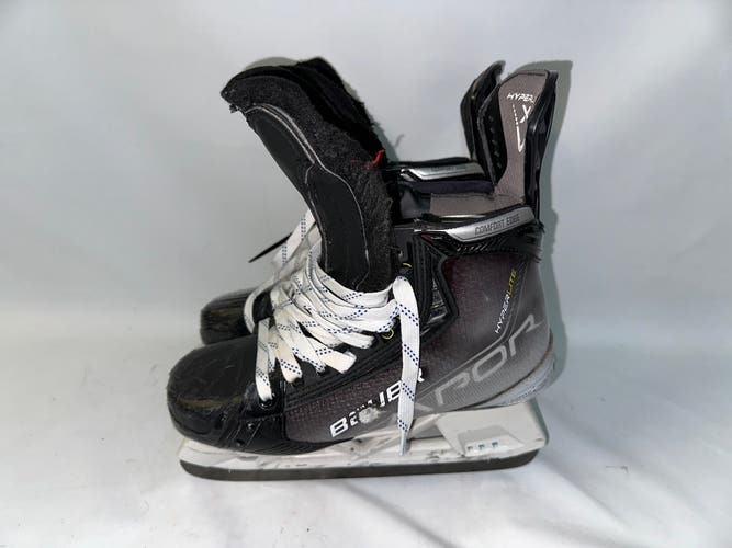 Used Senior Bauer Regular Width  Pro Stock 8.5 Vapor Hyperlite Hockey Skates