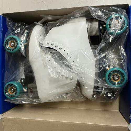 New In Box Riedell 120 Competitor Medallion Indoor Senior 8.5 Quad Skates