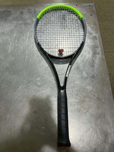 Used Wilson Blade Pro 18x20 V7 4 1 2" Tennis Racquets