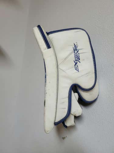 Used Ccm Extreme Flex Ii 760 Regular Goalie Blockers