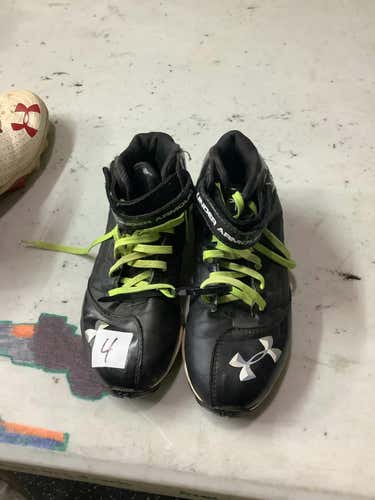 Used Under Armour Junior 04 Football Cleats