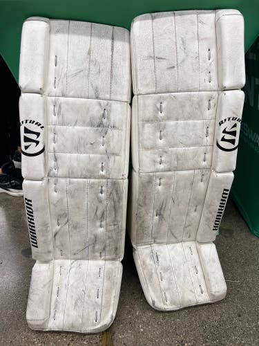 White Used 28" Junior Warrior Ritual G3 Goalie Leg Pads