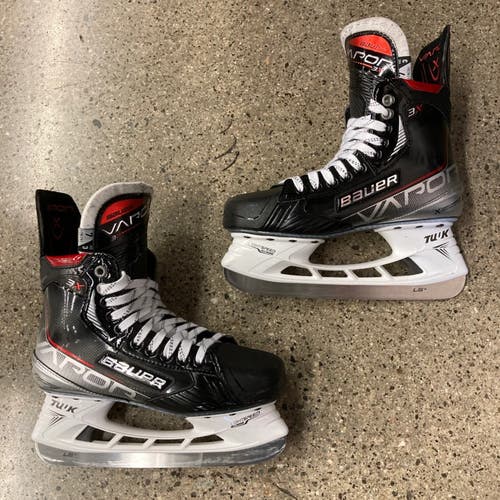 Used Senior Bauer Vapor 3X Hockey Skates | Size 7 Fit 3