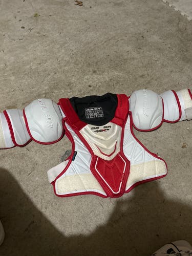 Used Medium Bauer Vapor APX2 Shoulder Pads