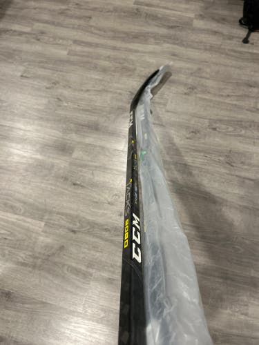 2 Brand New CCM Tacks 9080 Bundle | P29 | LH | 85 Flex | Grip |