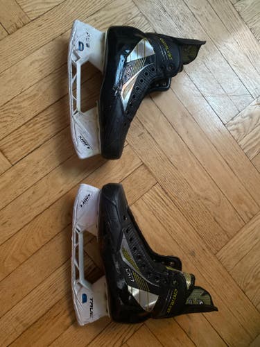 Used Senior True Hockey Skates Regular Width 8.5