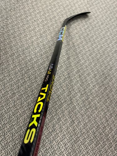 CCM Tacks AS-VI Pro 70 flex P29 curve left hand stick