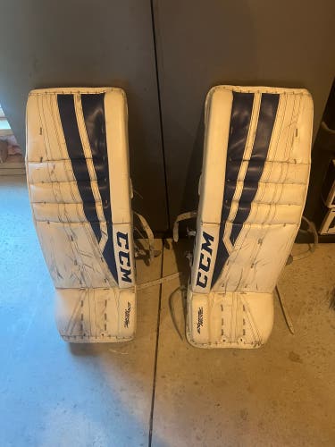 Used 31" CCM  Extreme Flex 860 Goalie Leg Pads