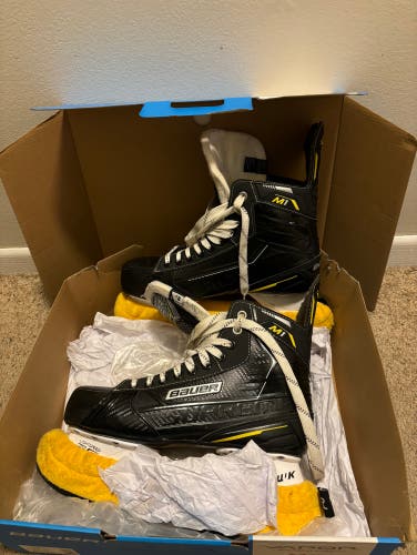 Ice hockey skates