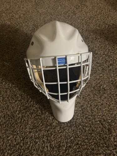 Used Senior   T3 Goalie Mask Medium