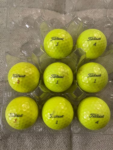 8 Yellow Titleist Pro V1 / Pro V1x Golf Balls