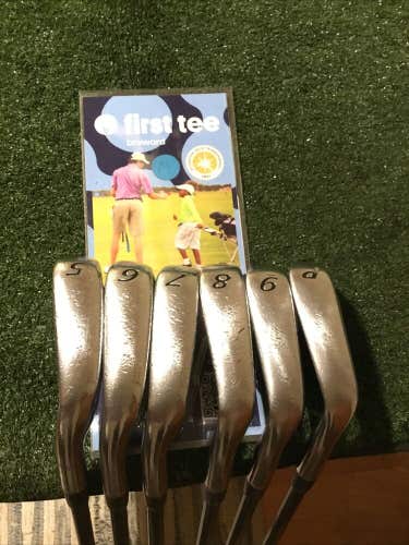 Adams LH Idea Tech A4 Forged Irons Set (5-PW) Regular Matrix Studio 84 Graphite