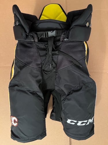 CCM HPTKXP Calgary Flames Pro Stock Hockey Pants XL + 1