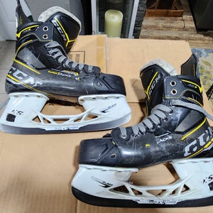 Used Intermediate CCM Super Tacks AS3 Hockey Skates Regular Width 6