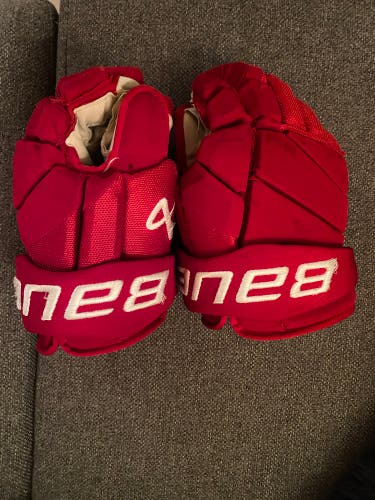 Pro Stock Bauer Vapor  Hyperlite Gloves Detroit Red Wings Size 14